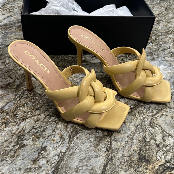 Coach Kellie Leather sandals with heels. Color vanilla. Looks like mustard color - Picture 3 of 9